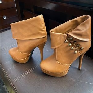 Wore one time wife do not like the style.